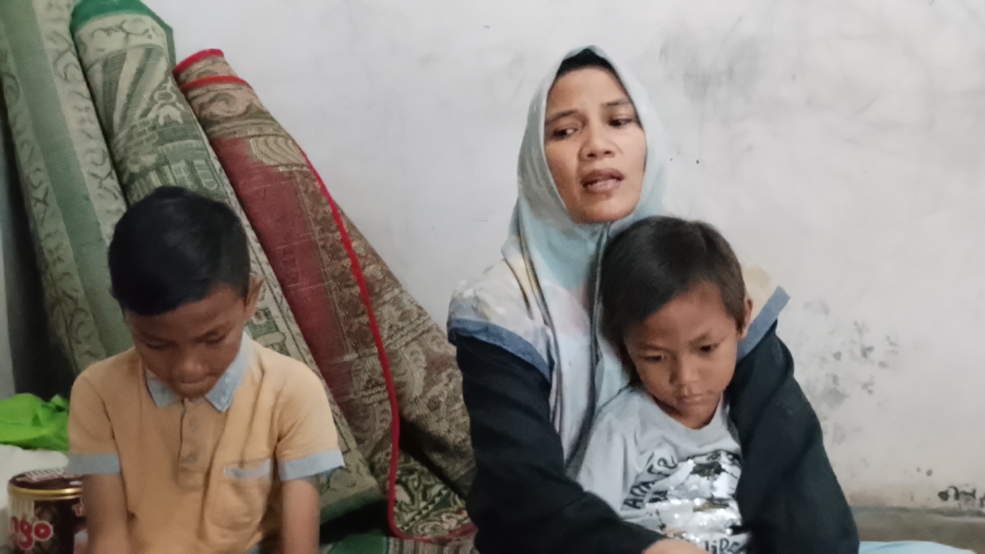 Jadi Buruh Cuci Gosok, Bantu Perjuangan Bu Desi