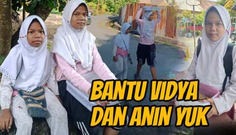 Keliling Jualan, 2 Bocah Ini Berjuang Demi Sesuap Nasi