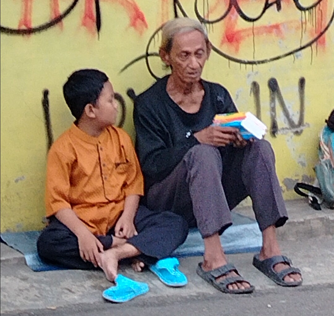 Jalan 8KM, Bantu Pak Wawan Berjuang untuk Dua Anaknya yang Sakit