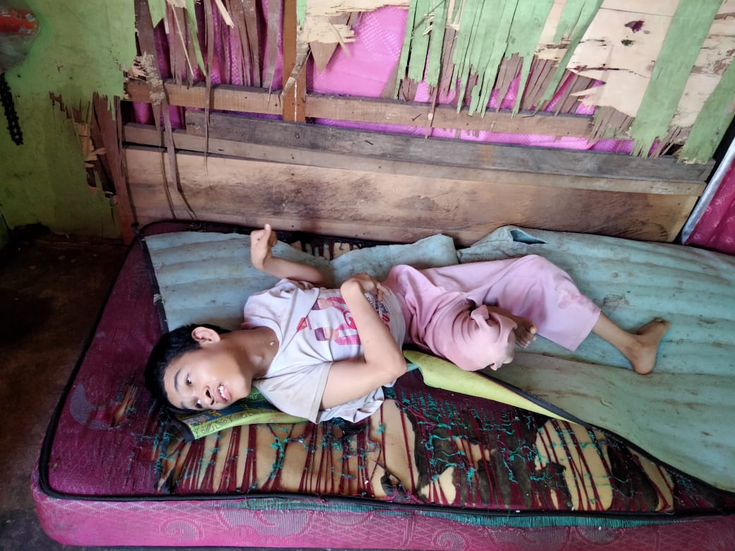 21 Tahun Terbaring Lemah, Bantu Rifan Punya Kursi Roda