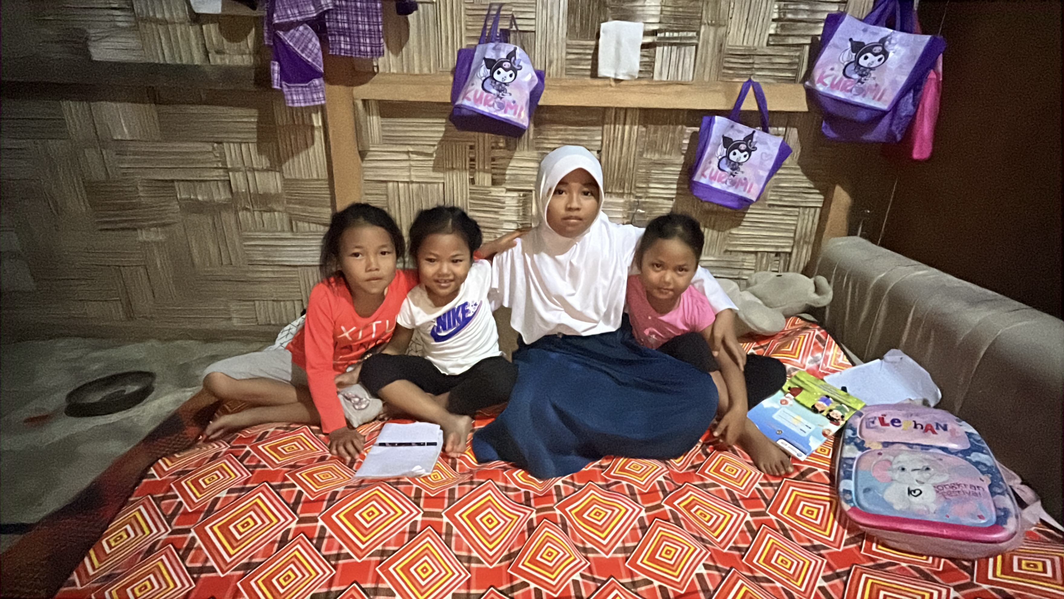 Piatu Ini Jadi Buruh Cuci Demi 3 Adiknya Bisa Sekolah