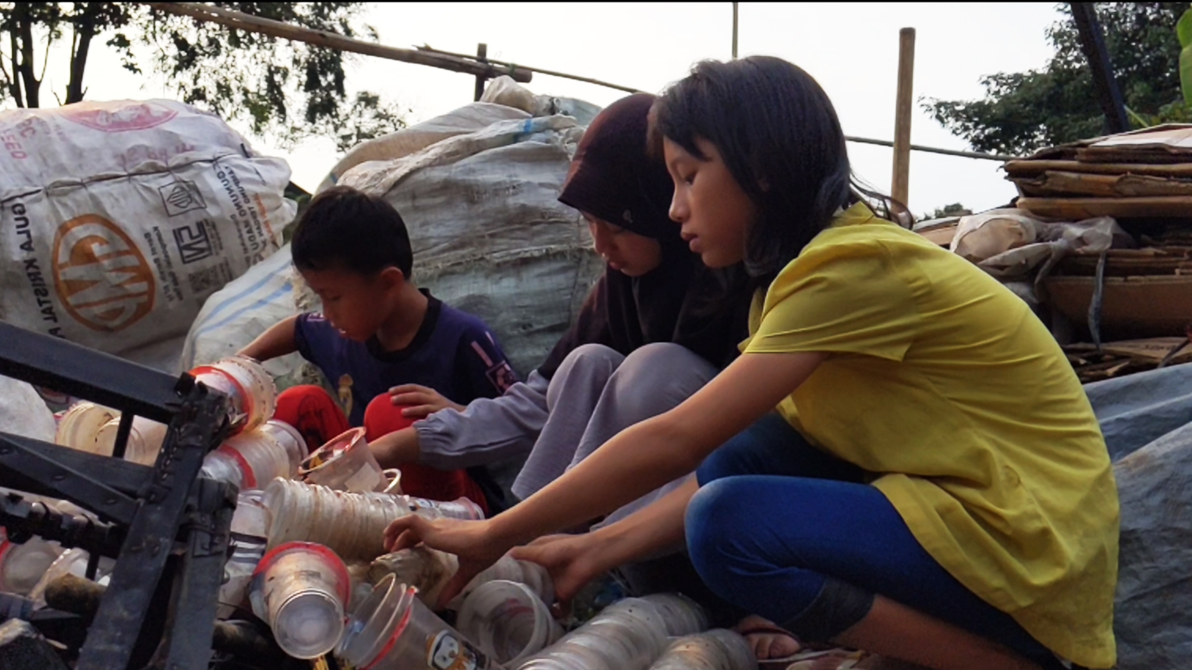 Ukir Senyuman Untuk Anak Tangguh dengan Parcel