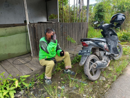 Tebar Parcel Ojol : Kuatkan Pak Chandra Demi Anaknya