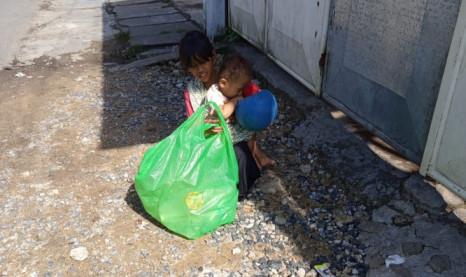 Beri Parcel Lebaran Untuk Musdalifah