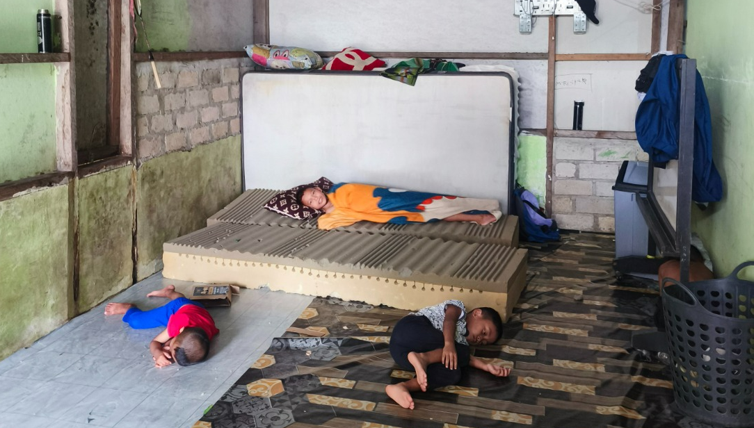 Sedekah Kasur Untuk 21 Anak di Panti