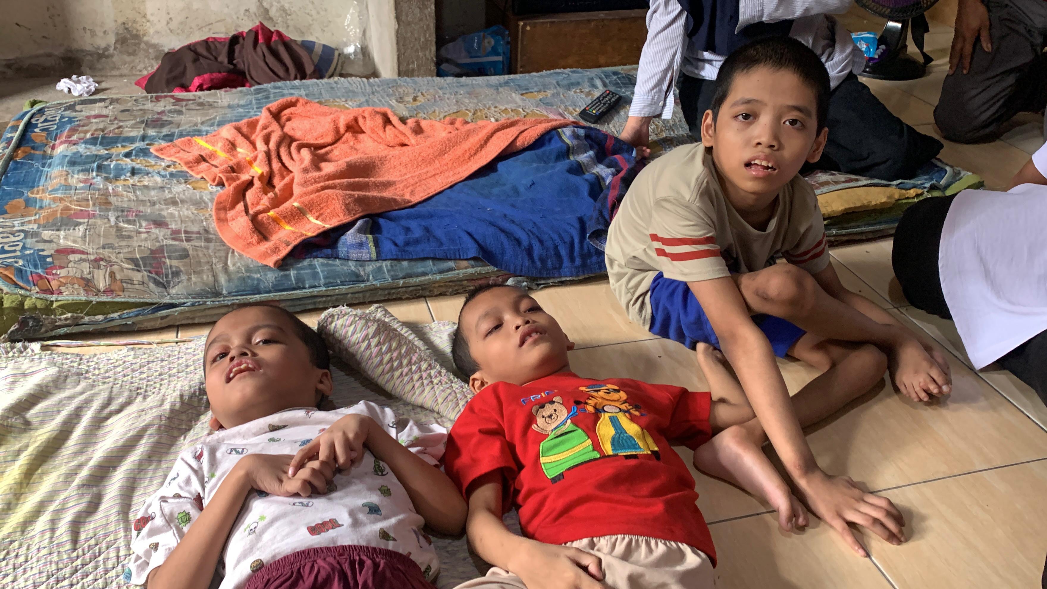 3 Anak Disabilitas, Bantu Bu Martini Berjuang Tuk Mereka