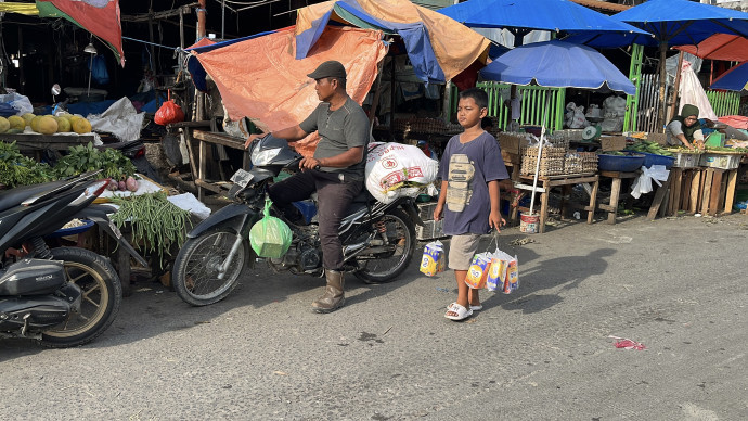 Bantu Yatim 8 Tahun Bertahan Hidup