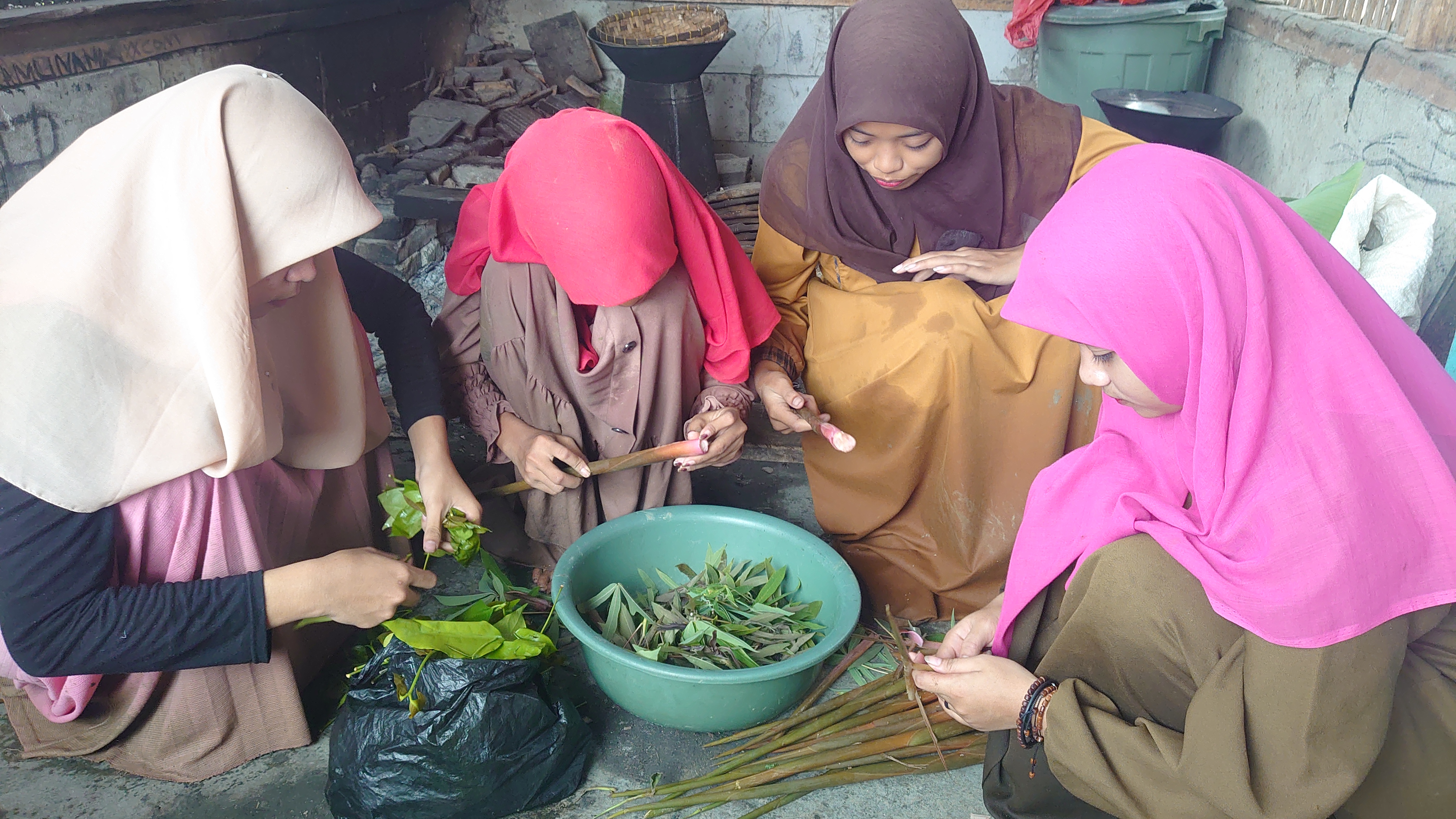 Hadirkan Daging Qurban untuk Santri di Pelosok