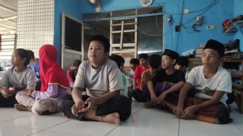 Ukir Senyum dengan Sedekah Daging Untuk Panti