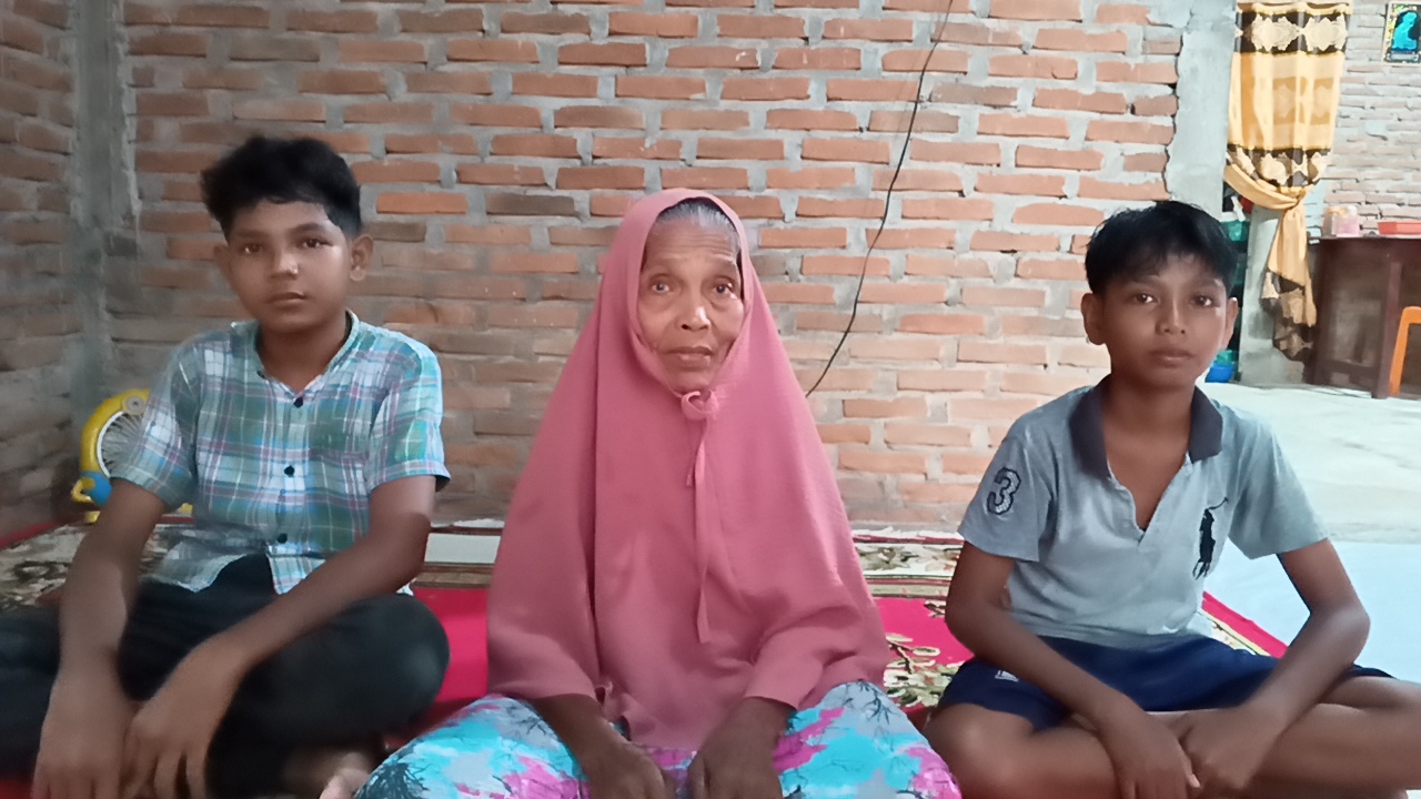 Ditinggal Orang Tua, Bantu 2 Bocah Ini Berjuang