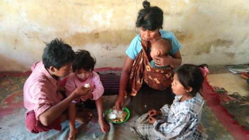 Bantu Bu Siti Bertahan Bersama 4 Anak Dengan Uang 30 Ribu