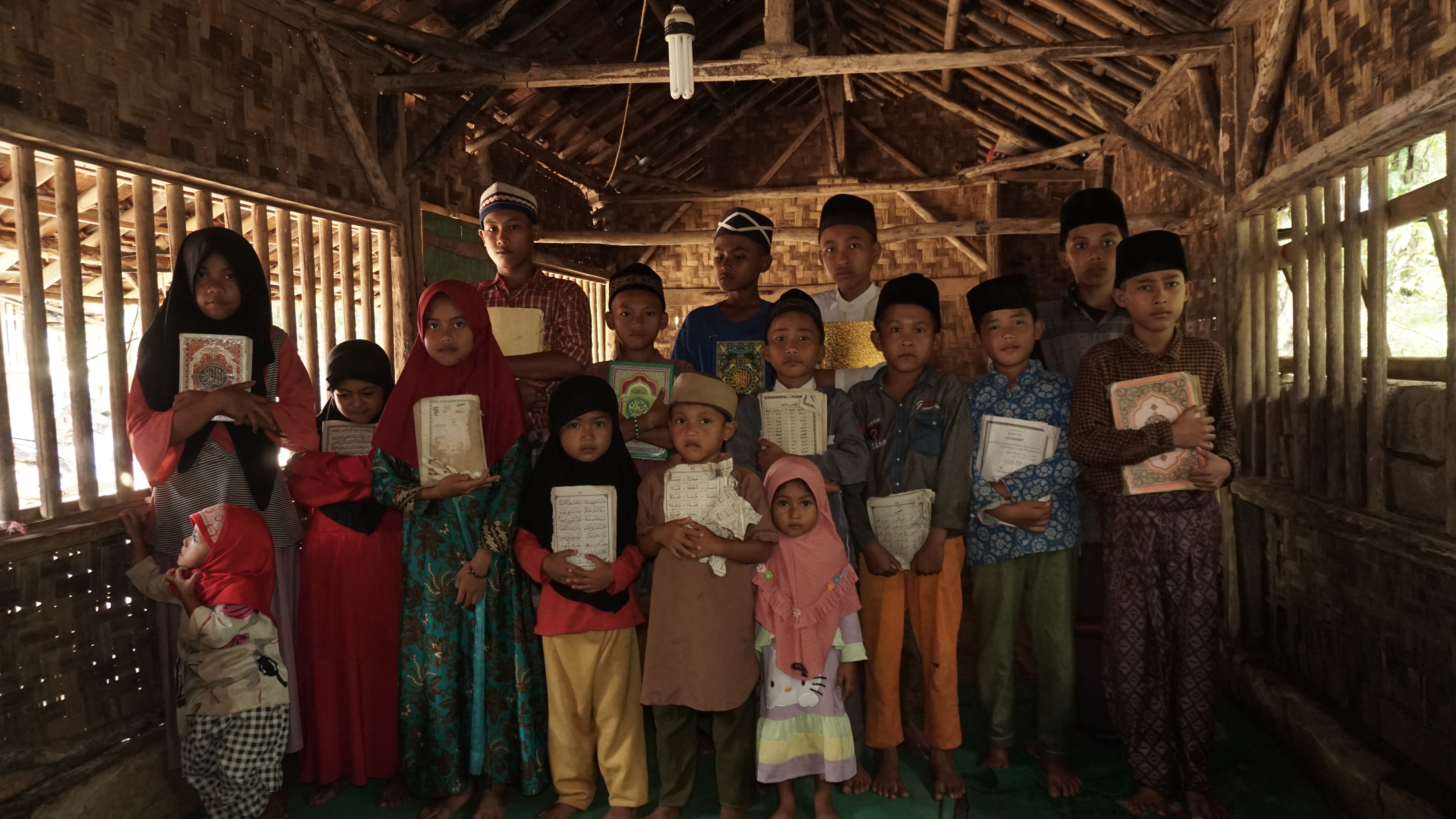 Tebar Quran Untuk Santri Di Pelosok